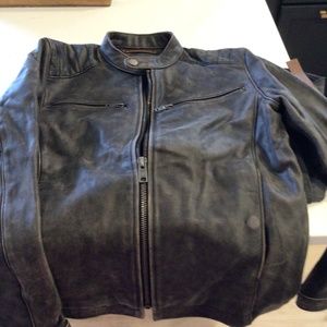Frye men’s leather jacket small